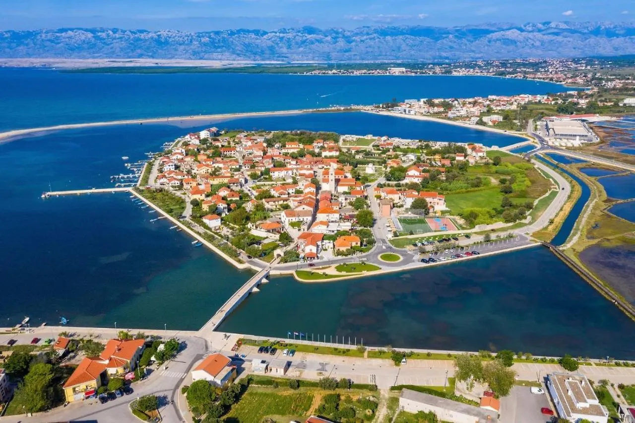 Apartments With A Parking Space Nin, Zadar - 5797  宁