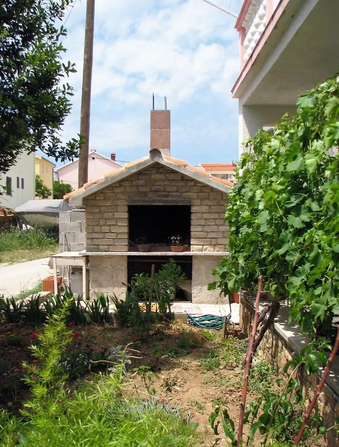 Apartments With A Parking Space Nin, Zadar - 5797