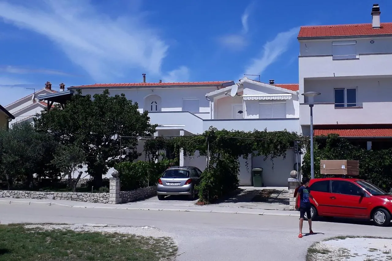 Apartments With A Parking Space Nin, Zadar - 5797