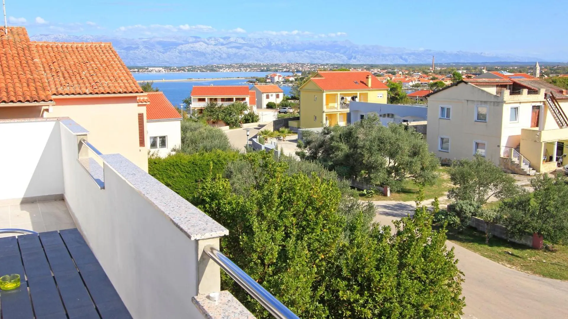 Apartments With A Parking Space Nin, Zadar - 5797