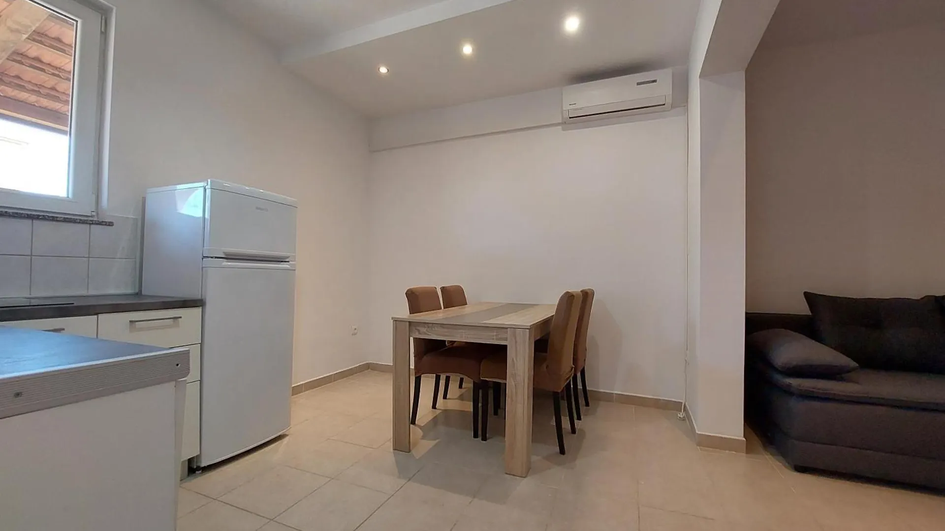 Apartments With A Parking Space Nin, Zadar - 5797 克罗地亚
